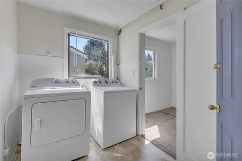 9013 11th Ave SW Seattle WA 98106