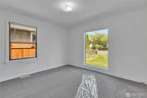 9013 11th Ave SW Seattle WA 98106