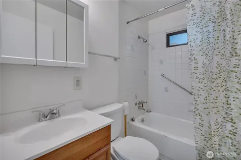 9013 11th Ave SW Seattle WA 98106