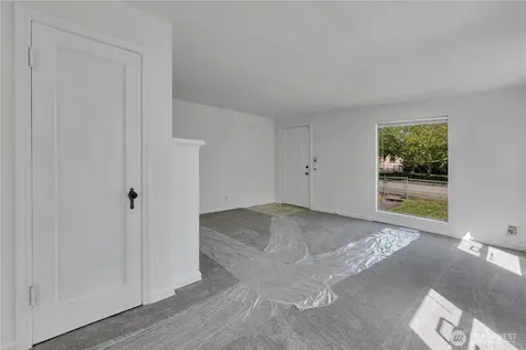 9013 11th Ave SW Seattle WA 98106
