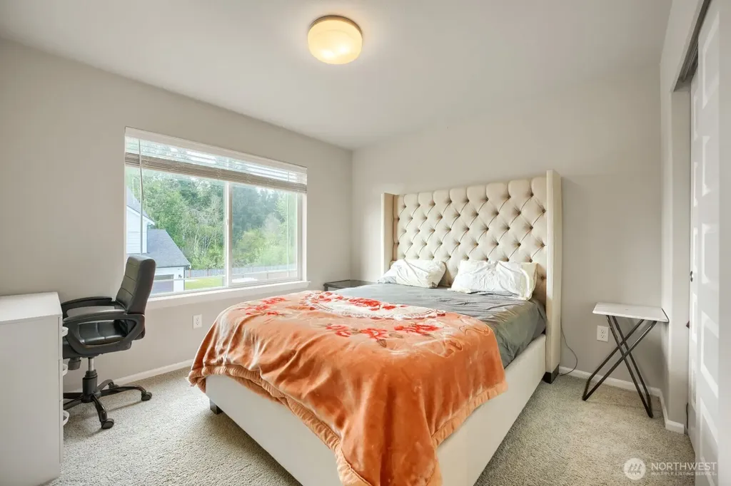 17326 129th Avenue E Puyallup WA 98374