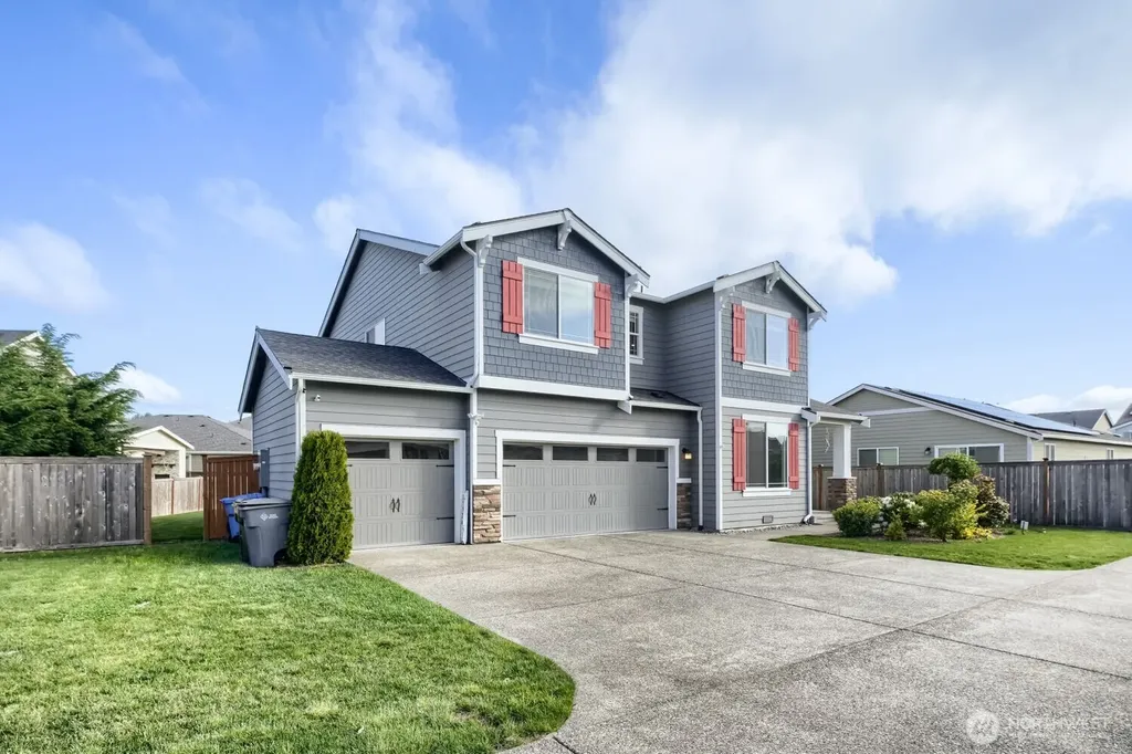 17326 129th Avenue E Puyallup WA 98374