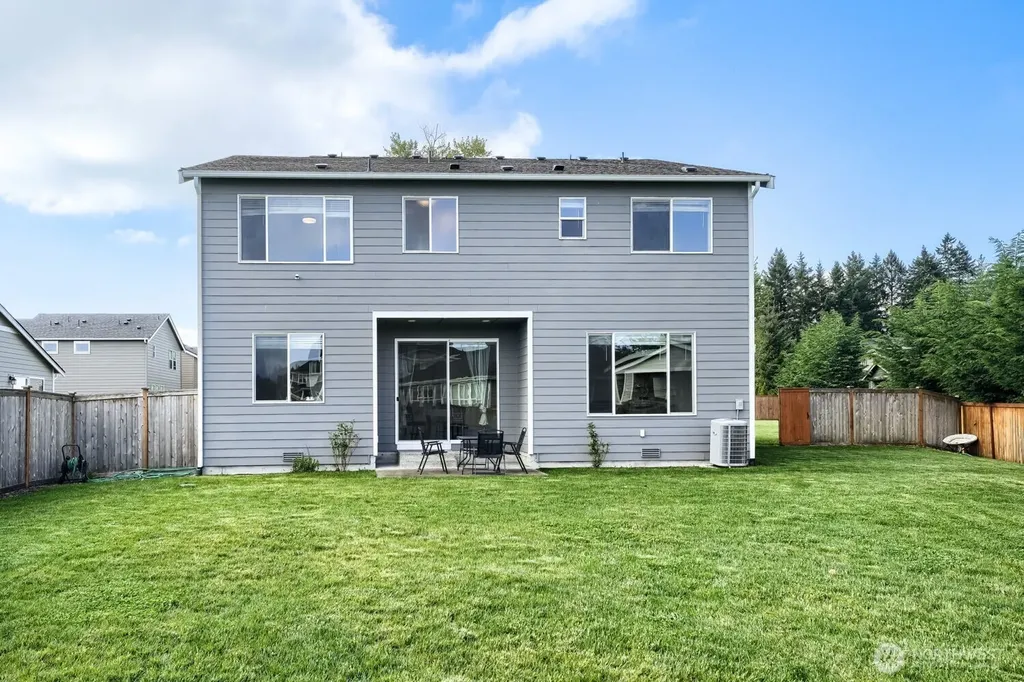 17326 129th Avenue E Puyallup WA 98374