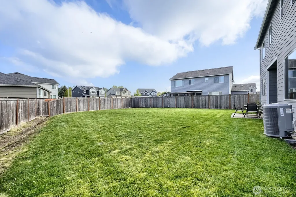 17326 129th Avenue E Puyallup WA 98374