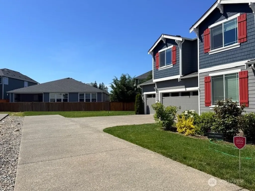 17326 129th Avenue E Puyallup WA 98374