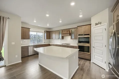 17326 129th Avenue E Puyallup WA 98374