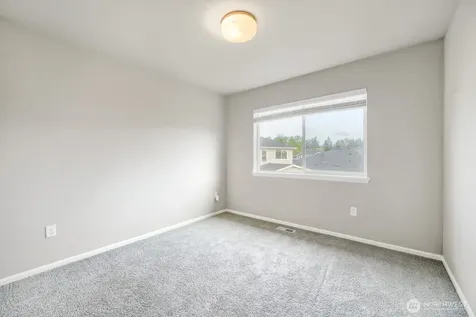 17326 129th Avenue E Puyallup WA 98374