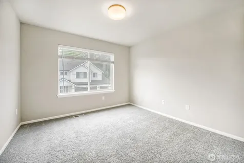 17326 129th Avenue E Puyallup WA 98374