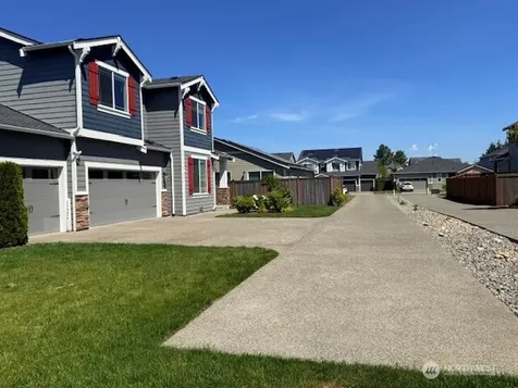 17326 129th Avenue E Puyallup WA 98374