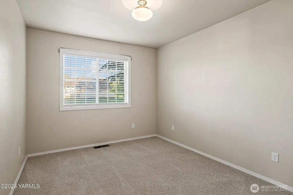 8204 Midvale Road Yakima WA 98908