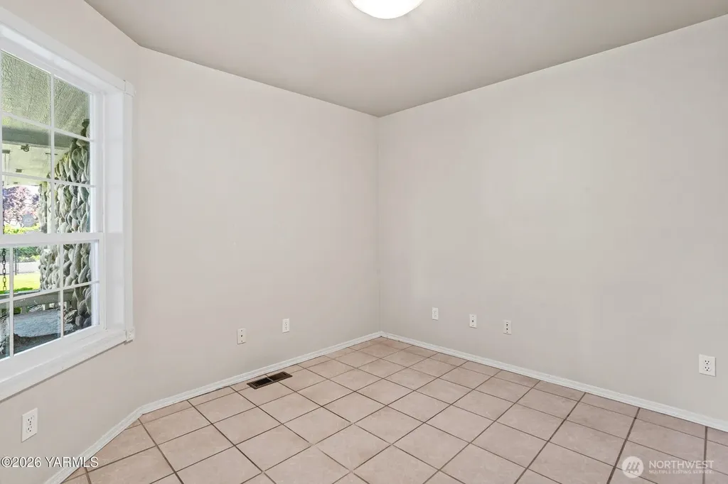 8204 Midvale Road Yakima WA 98908