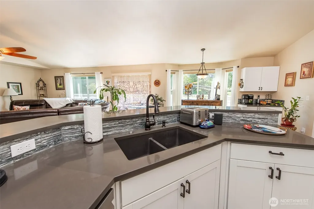 192 Michael Earl Way Sequim WA 98382