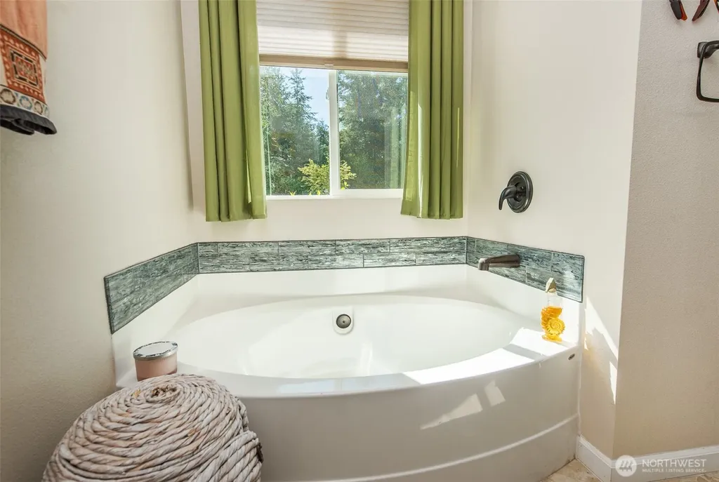 192 Michael Earl Way Sequim WA 98382