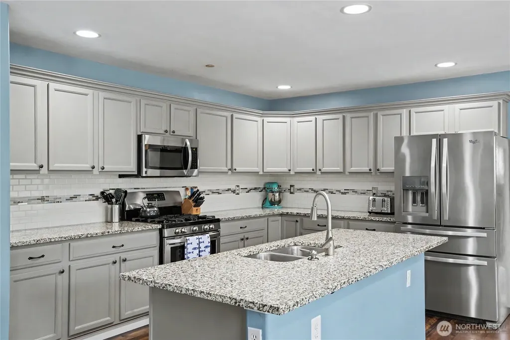 2219 Forrest Street Dupont WA 98327