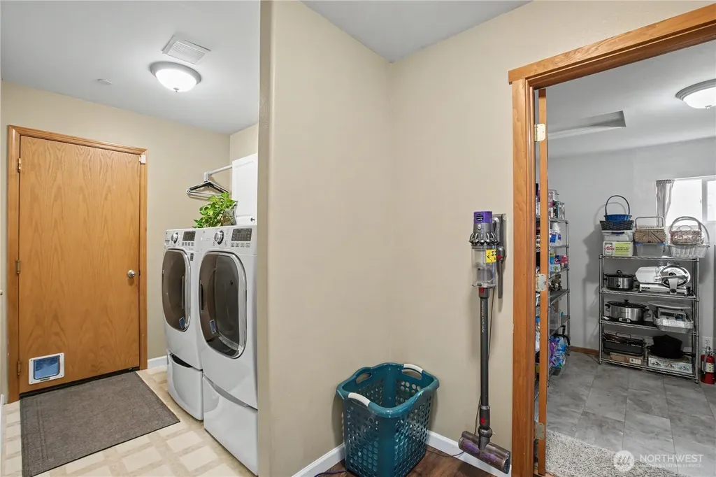 2219 Forrest Street Dupont WA 98327