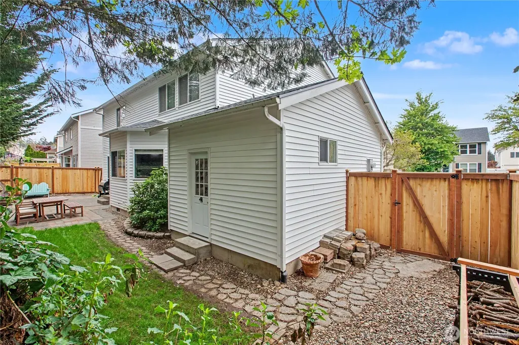 2219 Forrest Street Dupont WA 98327