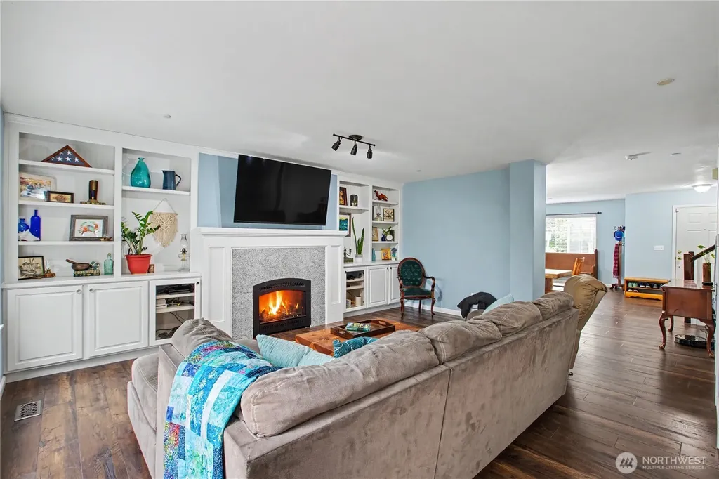 2219 Forrest Street Dupont WA 98327
