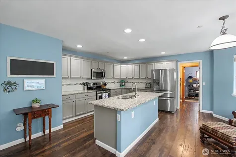 2219 Forrest Street Dupont WA 98327