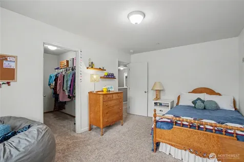 2219 Forrest Street Dupont WA 98327