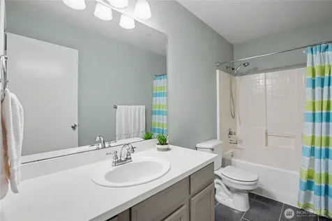 2219 Forrest Street Dupont WA 98327