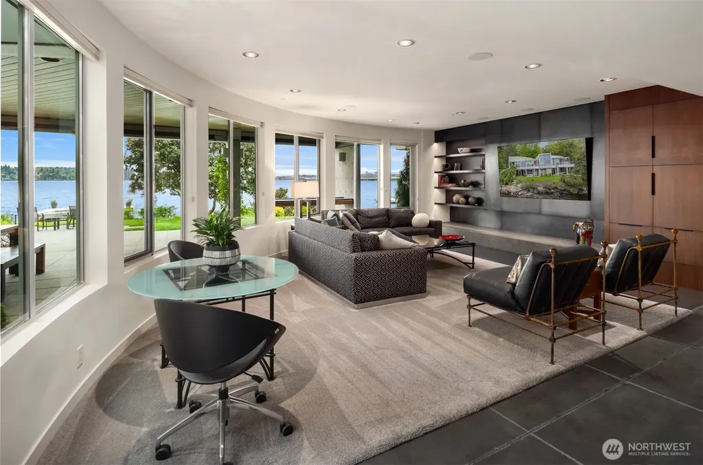 7525 NE 28th Place Medina WA 98039