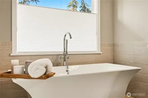 123 NW 185th (Quiet) Street Shoreline WA 98177