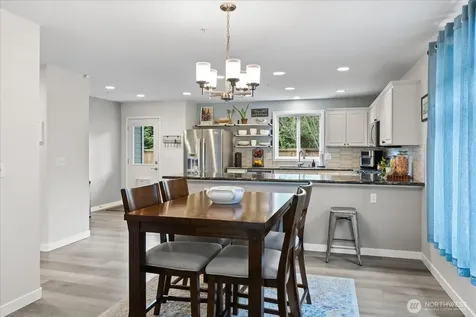 1022 181st Place SW Lynnwood WA 98037