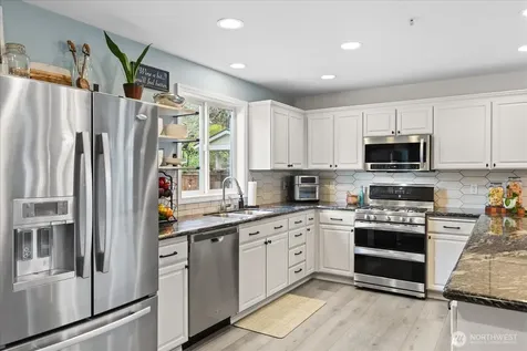 1022 181st Place SW Lynnwood WA 98037