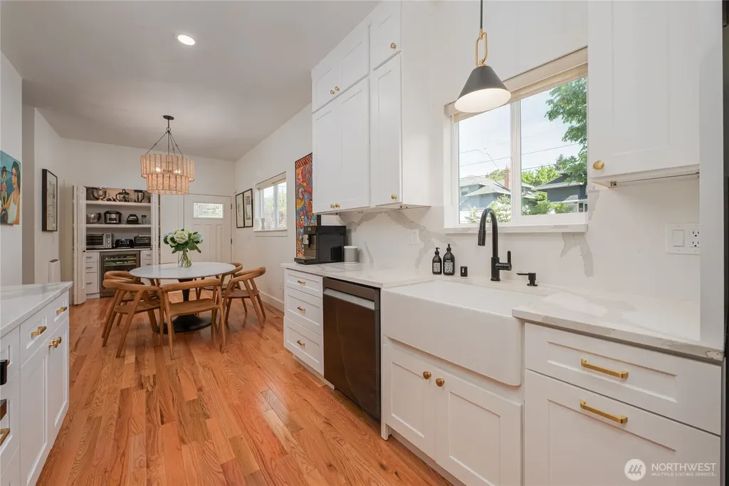351 17th Avenue E Seattle WA 98112