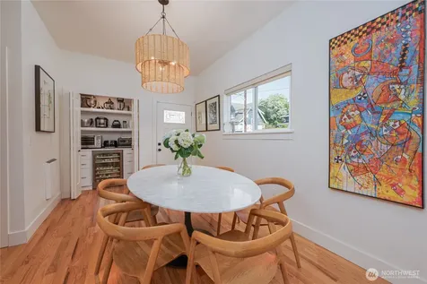 351 17th Avenue E Seattle WA 98112