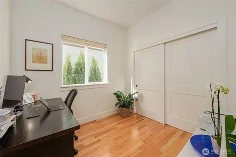 351 17th Avenue E Seattle WA 98112