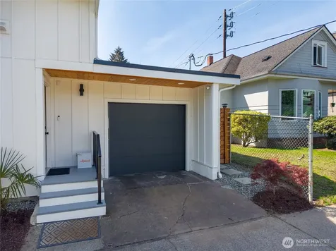 351 17th Avenue E Seattle WA 98112