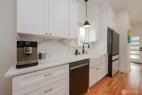351 17th Avenue E Seattle WA 98112