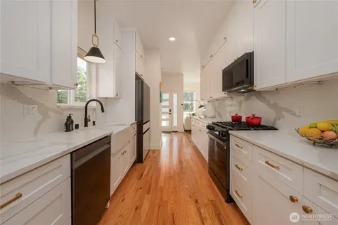 351 17th Avenue E Seattle WA 98112