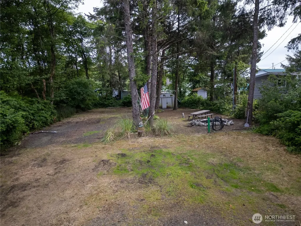 21 N Lakeside Drive N Copalis Beach WA 98535