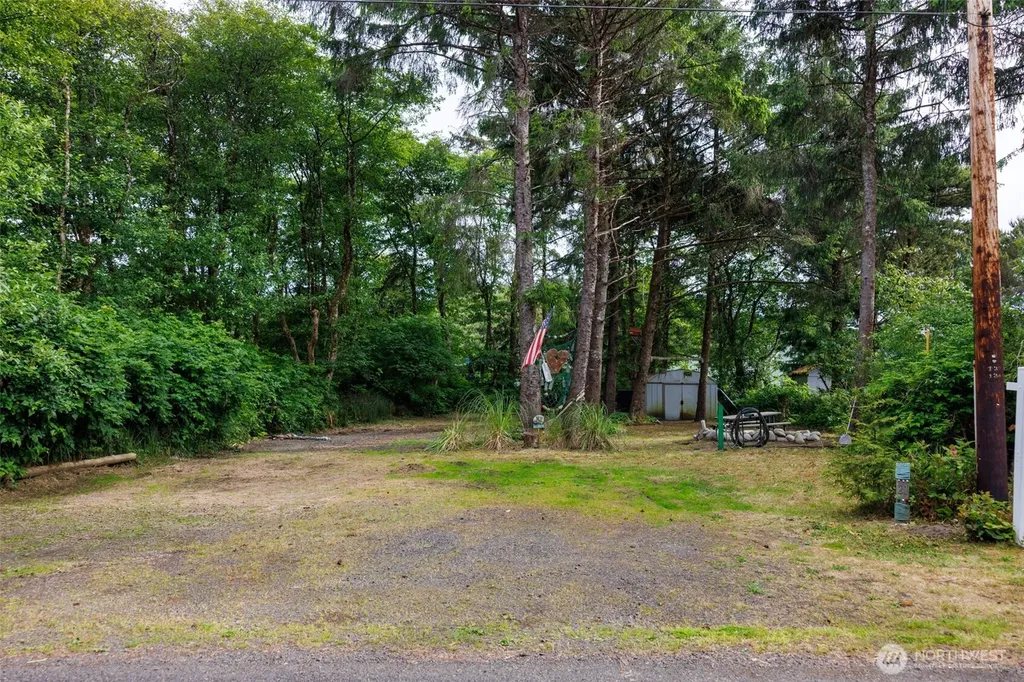 21 N Lakeside Drive N Copalis Beach WA 98535