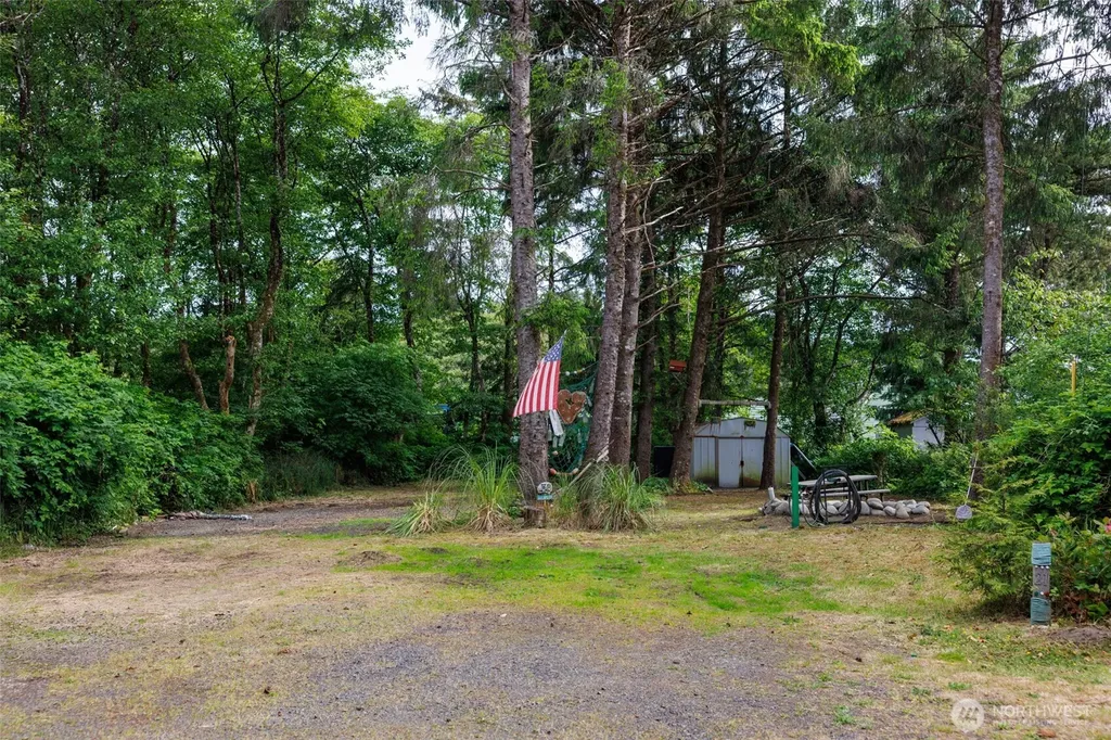 21 N Lakeside Drive N Copalis Beach WA 98535