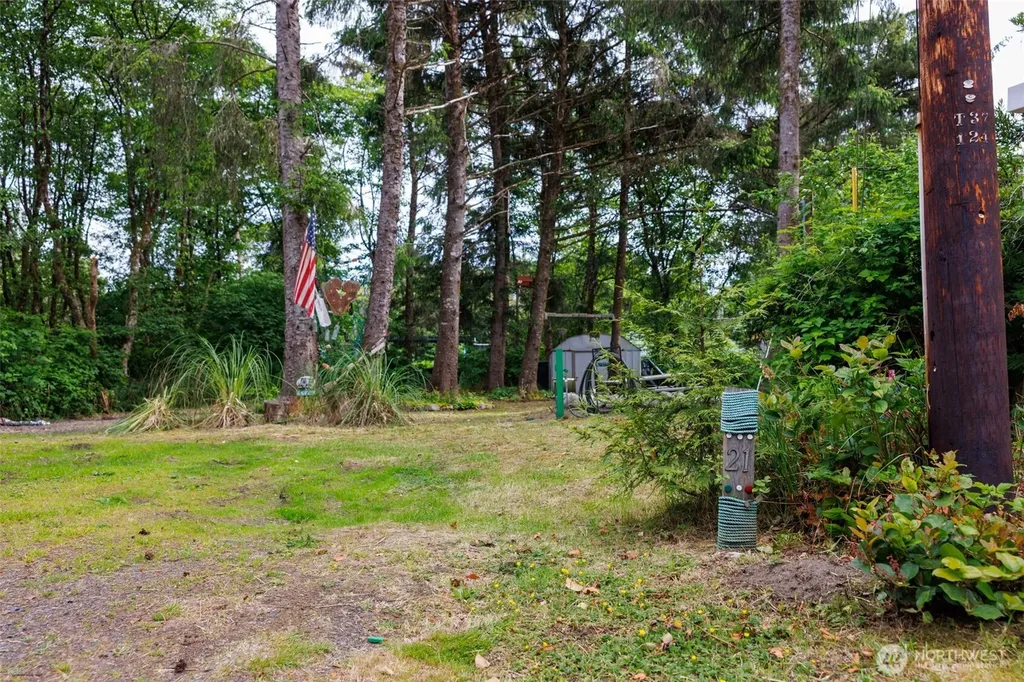 21 N Lakeside Drive N Copalis Beach WA 98535