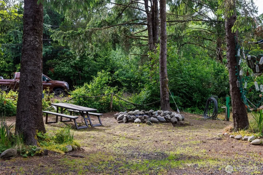 21 N Lakeside Drive N Copalis Beach WA 98535