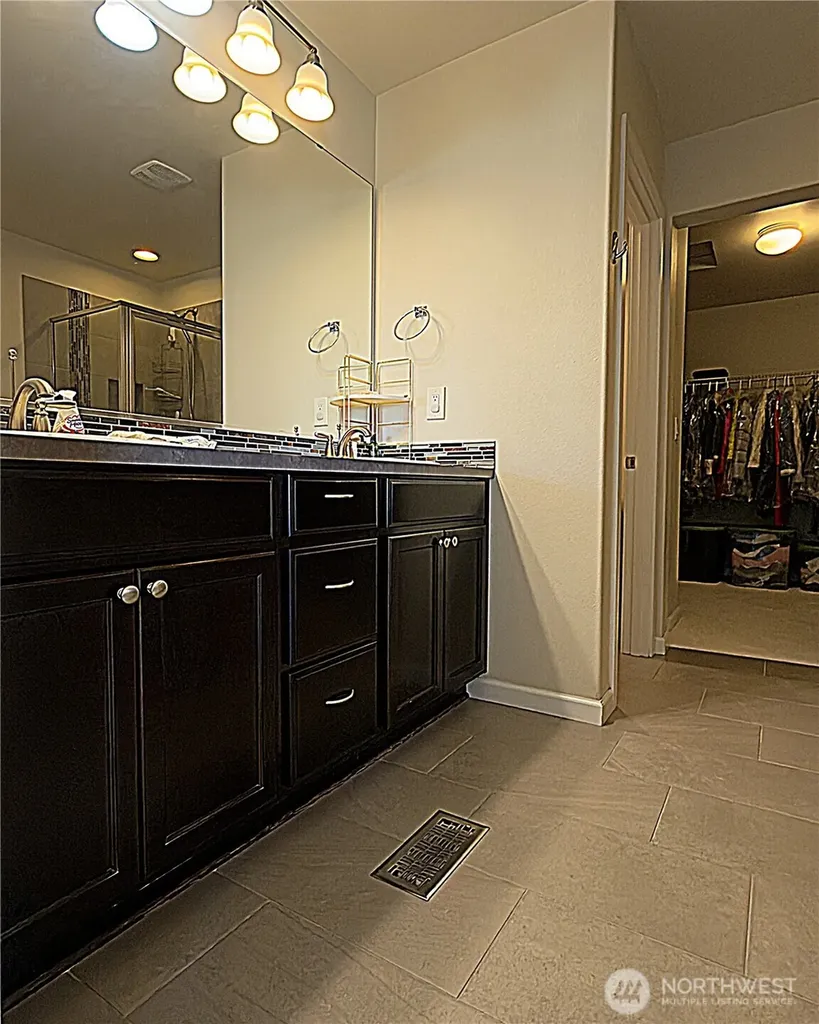 6713 140th Street Ct E Puyallup WA 98373