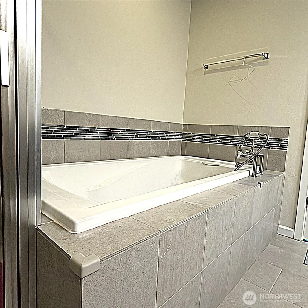 6713 140th Street Ct E Puyallup WA 98373