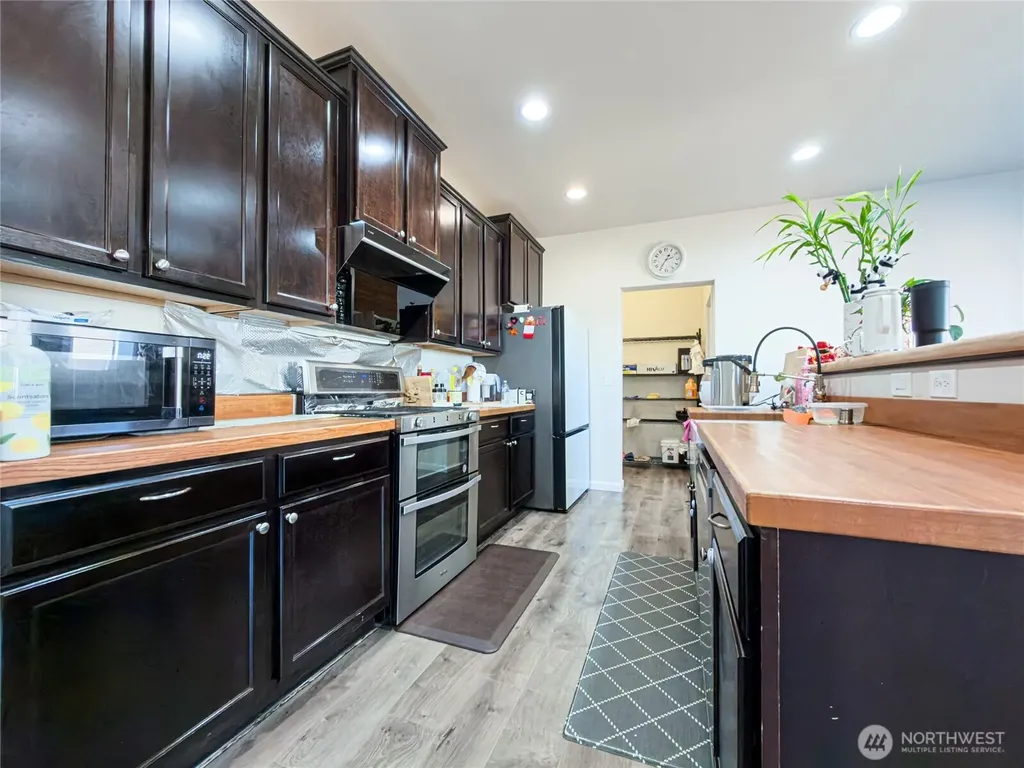 6713 140th Street Ct E Puyallup WA 98373