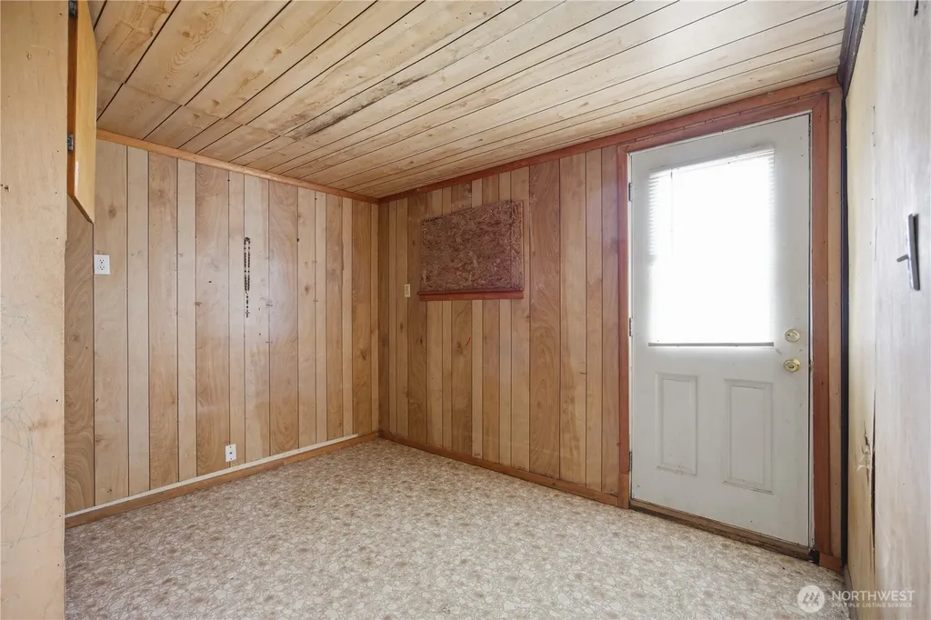 104 E 5th Avenue Warden WA 98857