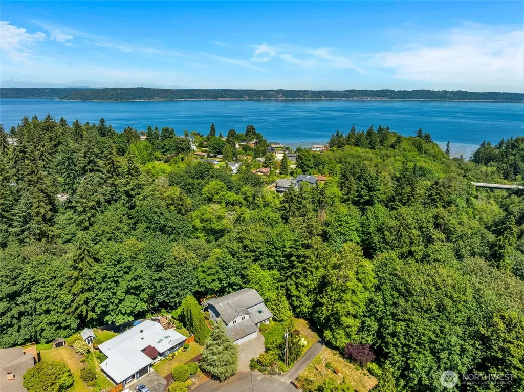 6344 Agnes Road NE Tacoma WA 98422