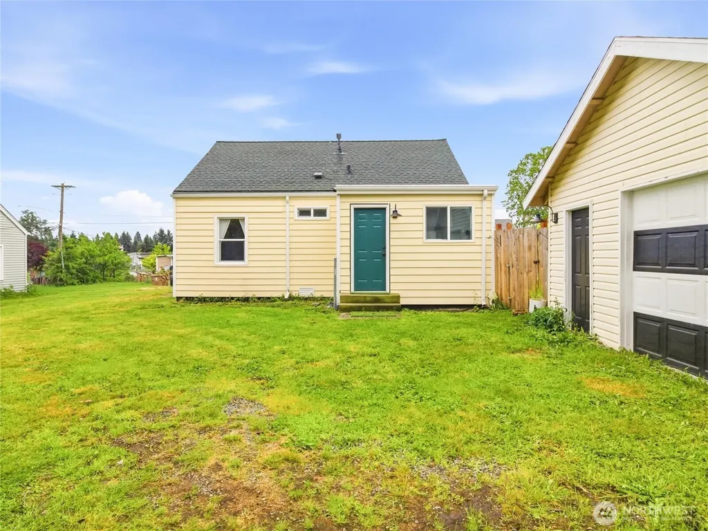 219 South Lane Tacoma WA 98404