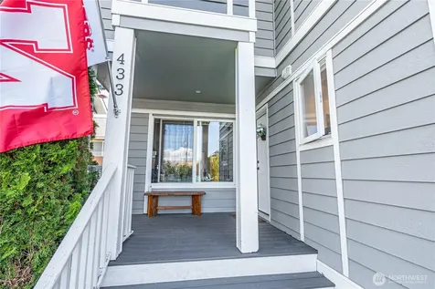 433 W Webster Avenue Chelan WA 98816