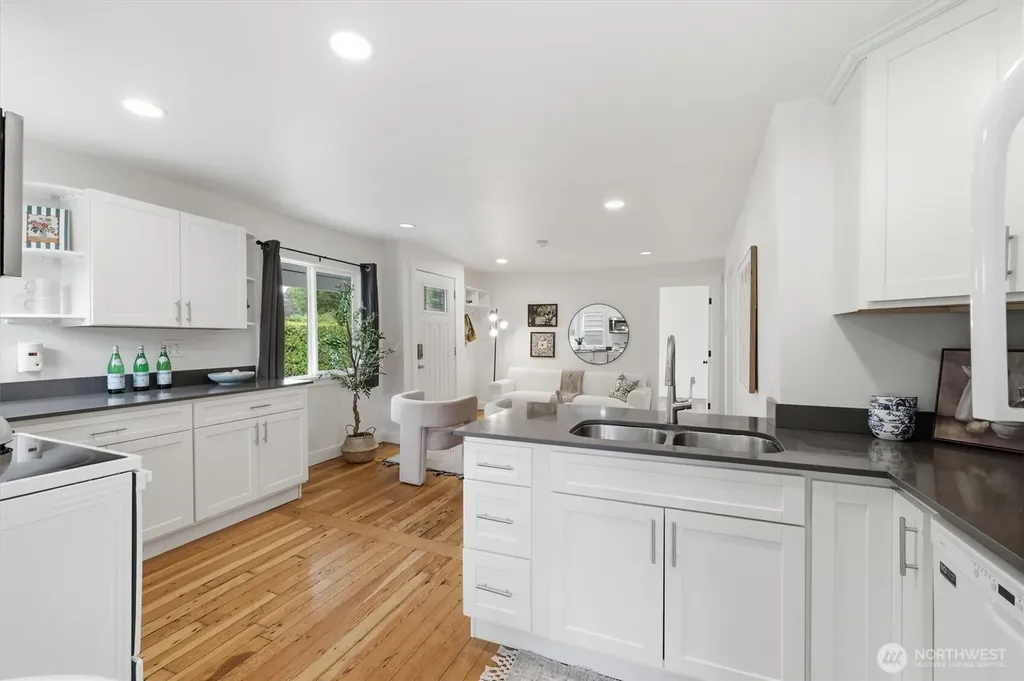 1651 SW 114th Street Seattle WA 98146