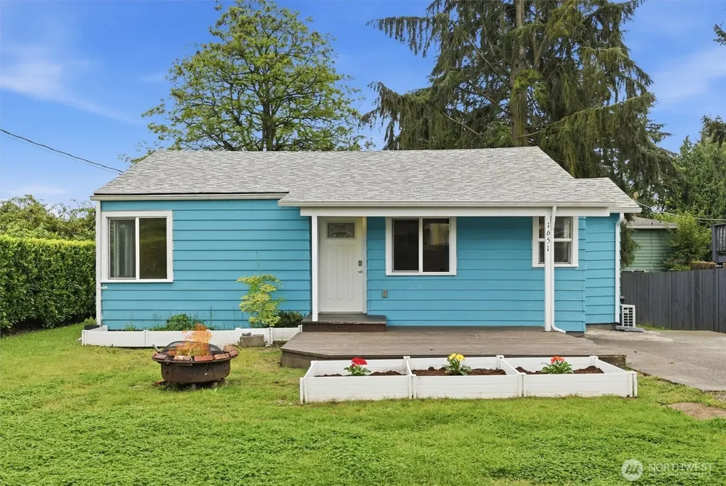 1651 SW 114th Street Seattle WA 98146