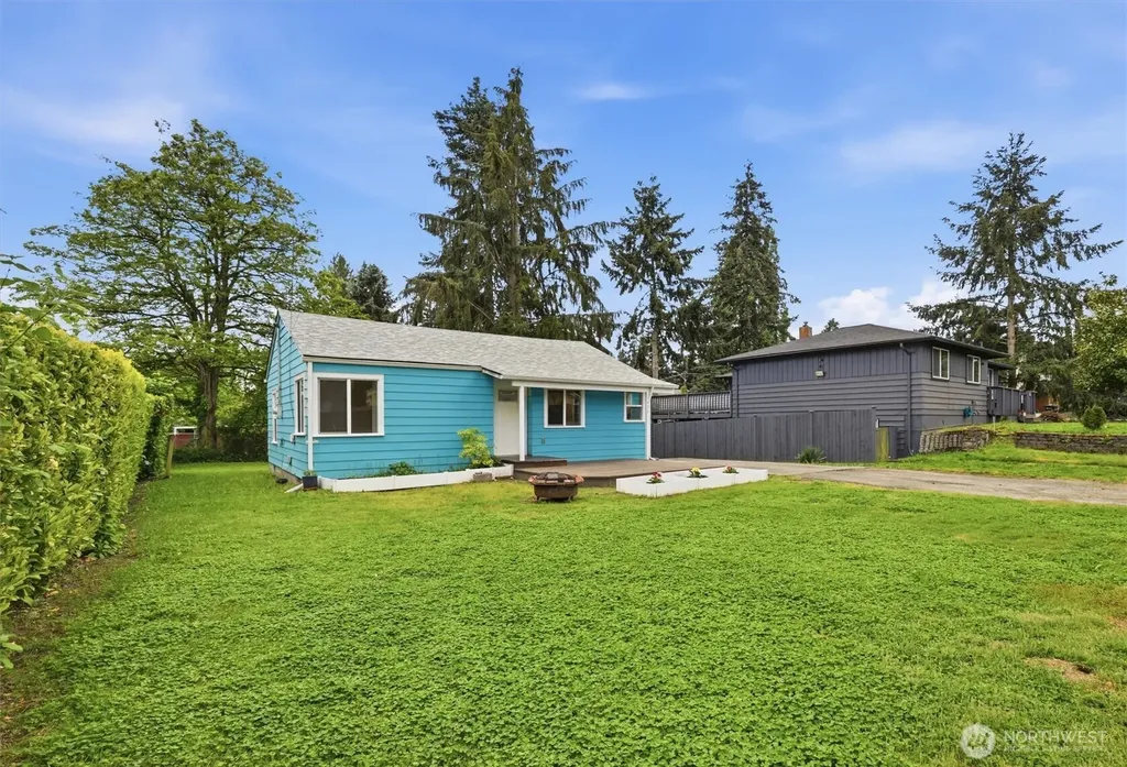 1651 SW 114th Street Seattle WA 98146