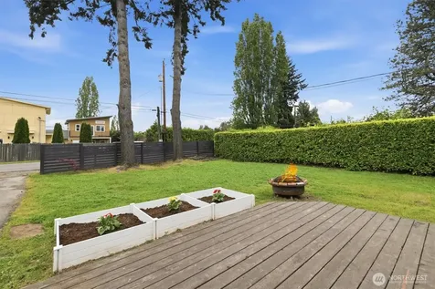1651 SW 114th Street Seattle WA 98146